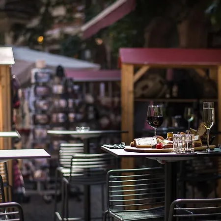 Rohan, Centre Cathédrale 4*