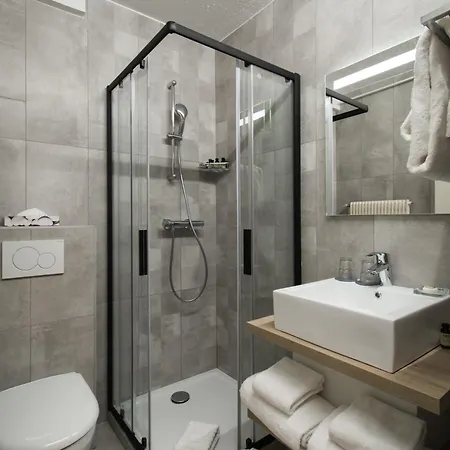 Rohan Hotell 4*
