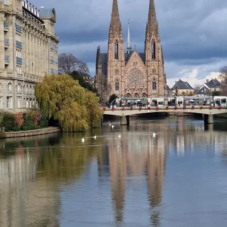 Rohan, Centre Cathédrale Hotel 4*