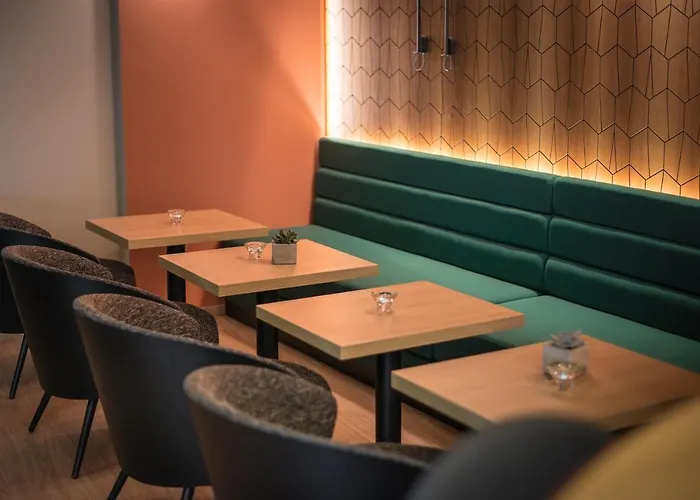 Le Rohan, Centre Cathedrale