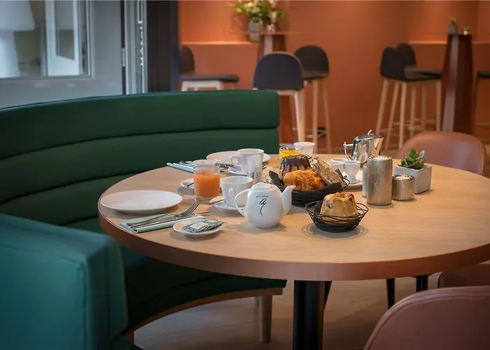 Le Rohan, Centre Cathedrale